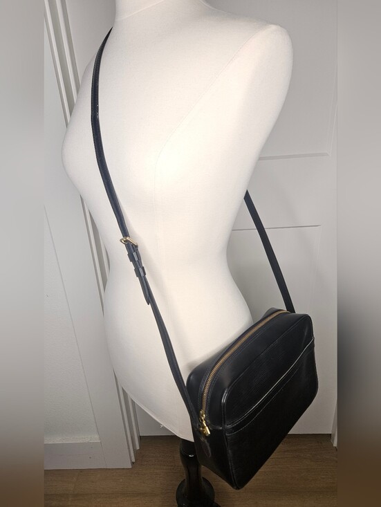 Louis Vuitton Handbags - Authentic Louis Vuitton Trocadéro 27 EPI Crossbody Shoulder Bag w/dustcover